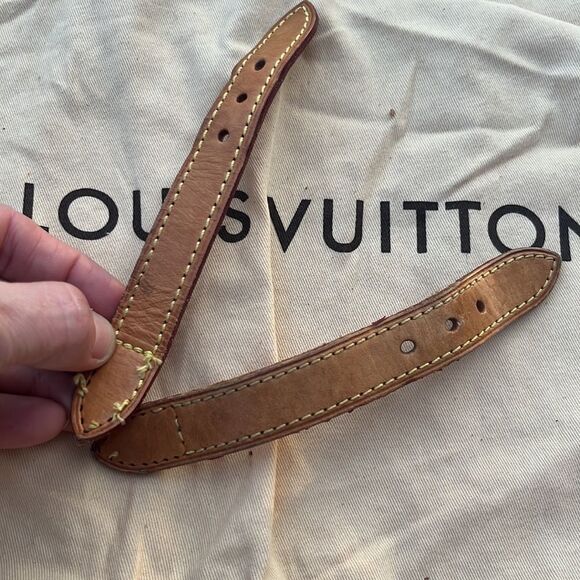 Louis Vuitton Batignolles Side Cinch Pieces b24 - Picture 3 of 9